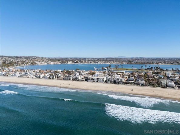 3755 Ocean Front Walk 18, San Diego CA 92109