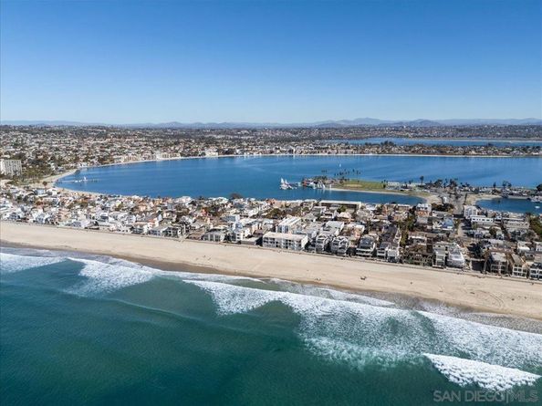 3755 Ocean Front Walk 18, San Diego CA 92109