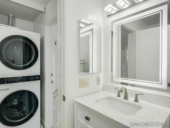 7087 Camino Degrazia 141, San Diego CA 92111