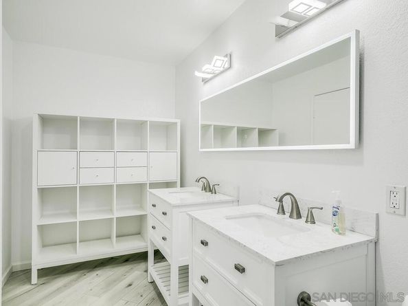 7087 Camino Degrazia 141, San Diego CA 92111