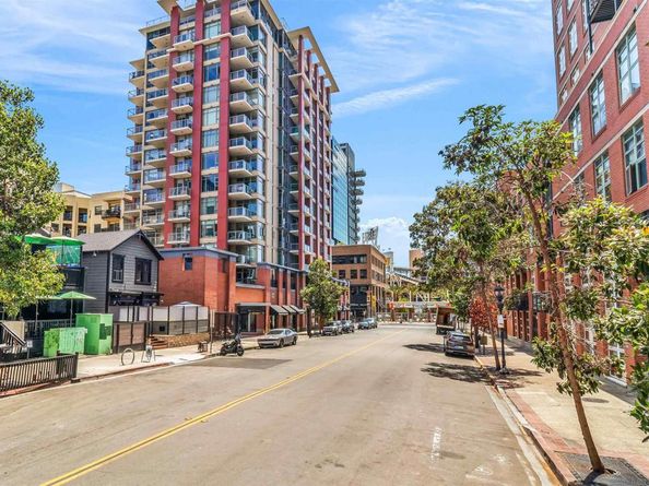427 9th Ave 1308, San Diego CA 92101