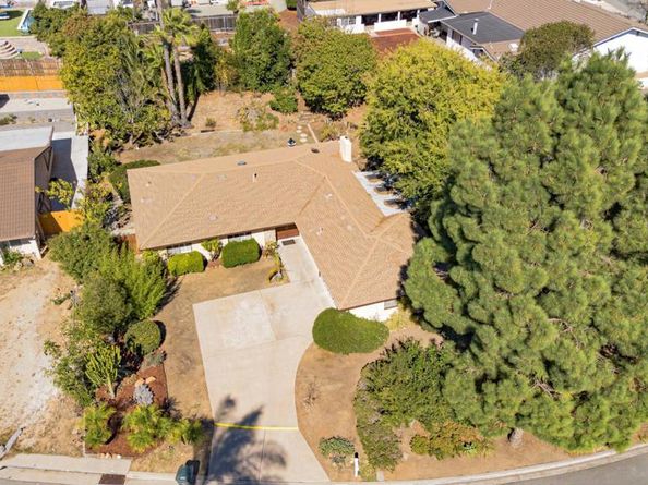 10020 Bonnie Vista Dr., La Mesa CA 91941