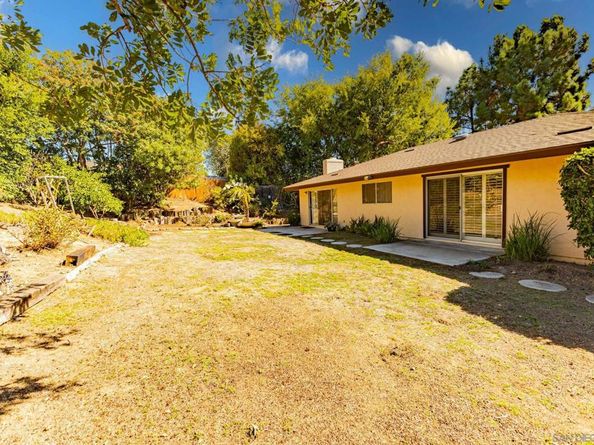 10020 Bonnie Vista Dr., La Mesa CA 91941