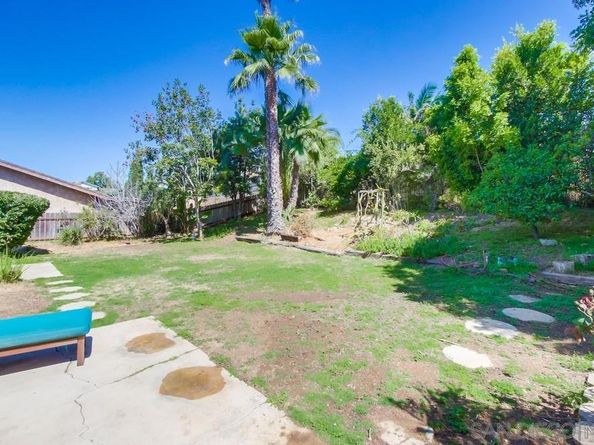 10020 Bonnie Vista Dr., La Mesa CA 91941