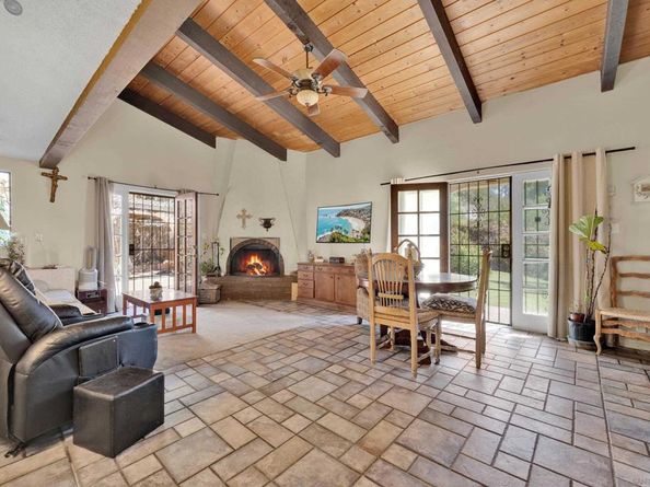 1876 Vista Way, El Cajon CA 92019