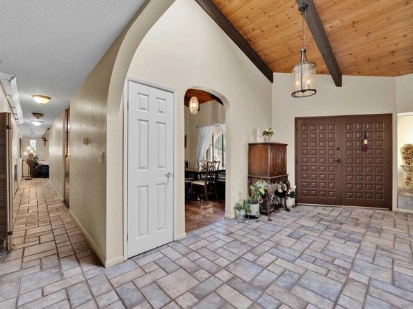 1876 Vista Way, El Cajon CA 92019