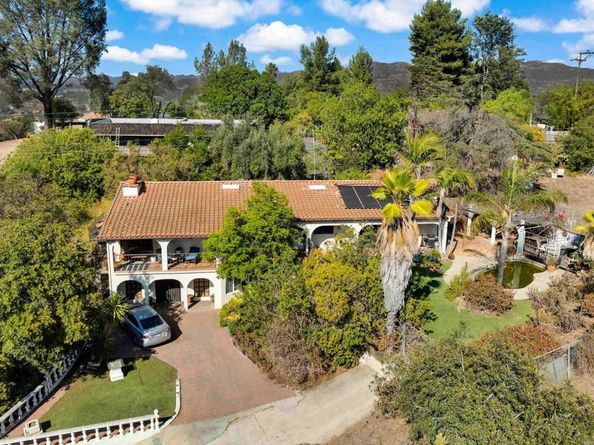 1876 Vista Way, El Cajon CA 92019