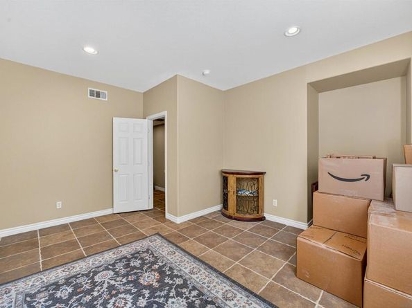 273 Oak Valley Ln, Escondido CA 92027