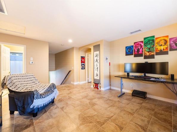 273 Oak Valley Ln, Escondido CA 92027