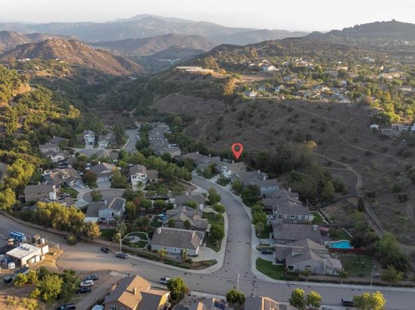 273 Oak Valley Ln, Escondido CA 92027