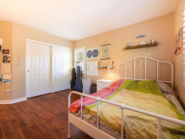 273 Oak Valley Ln, Escondido CA 92027