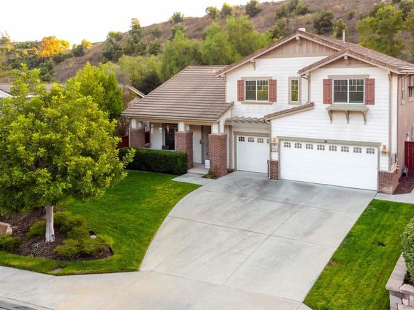 273 Oak Valley Ln, Escondido CA 92027