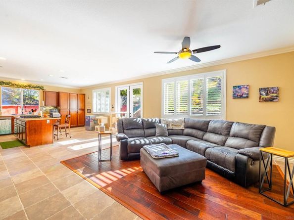 273 Oak Valley Ln, Escondido CA 92027