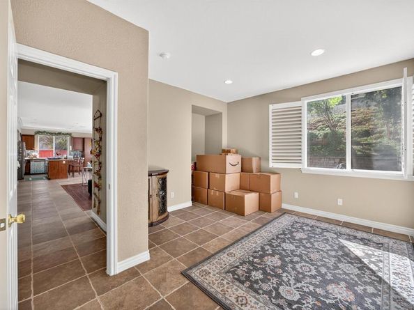 273 Oak Valley Ln, Escondido CA 92027