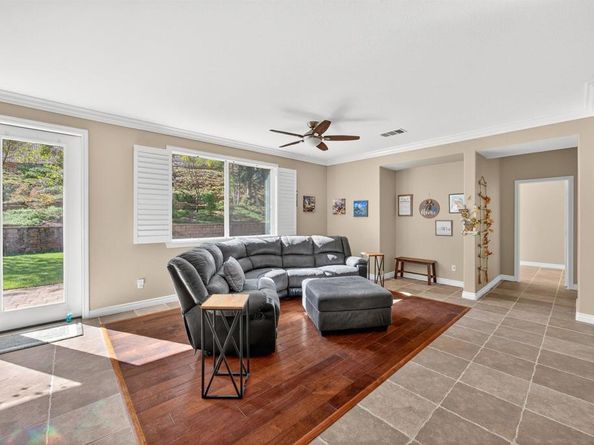 273 Oak Valley Ln, Escondido CA 92027