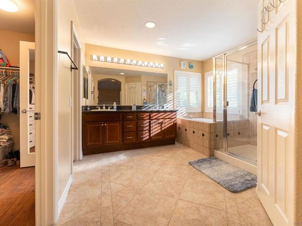 273 Oak Valley Ln, Escondido CA 92027