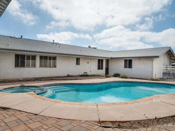 620 Singing Vista Ct, El Cajon CA 92019