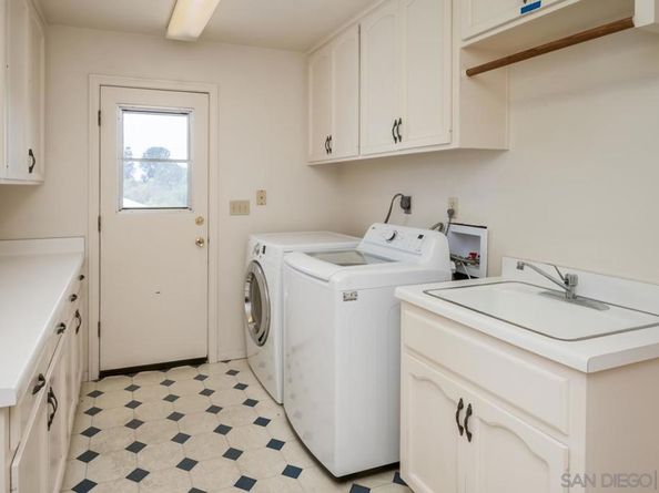 620 Singing Vista Ct, El Cajon CA 92019