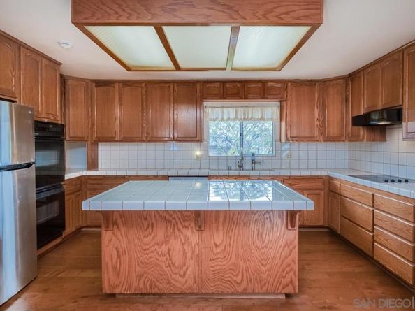 620 Singing Vista Ct, El Cajon CA 92019