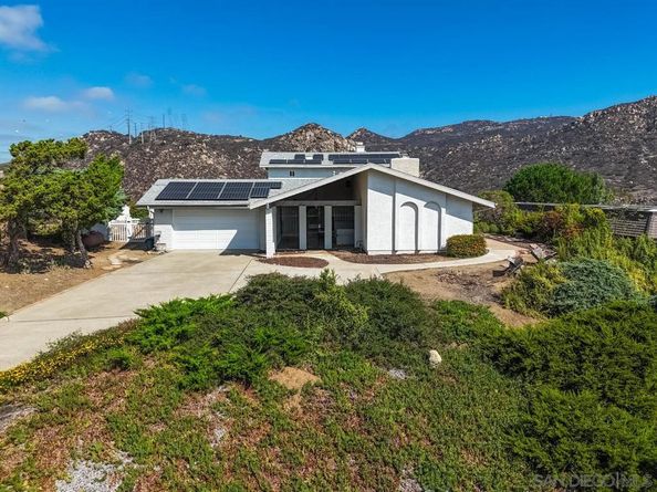 620 Singing Vista Ct, El Cajon CA 92019