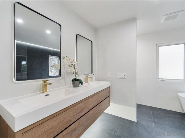 7212 Columbine Dr, Carlsbad CA 92011
