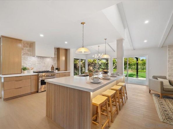 7212 Columbine Dr, Carlsbad CA 92011
