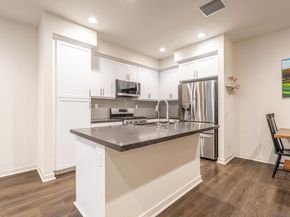 320 Waverunner Ct, Santee CA 92071