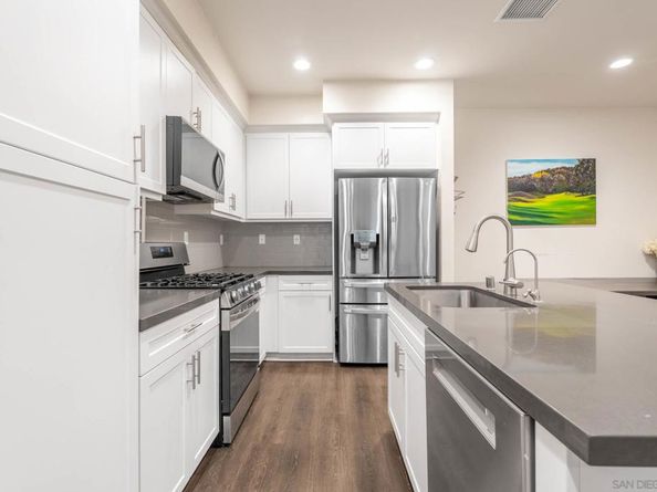 320 Waverunner Ct, Santee CA 92071