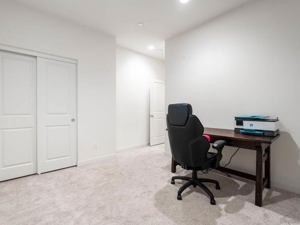 320 Waverunner Ct, Santee CA 92071