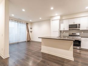 320 Waverunner Ct, Santee CA 92071