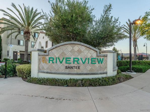320 Waverunner Ct, Santee CA 92071