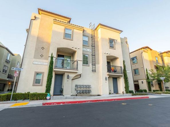 320 Waverunner Ct, Santee CA 92071
