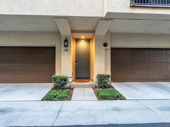 320 Waverunner Ct