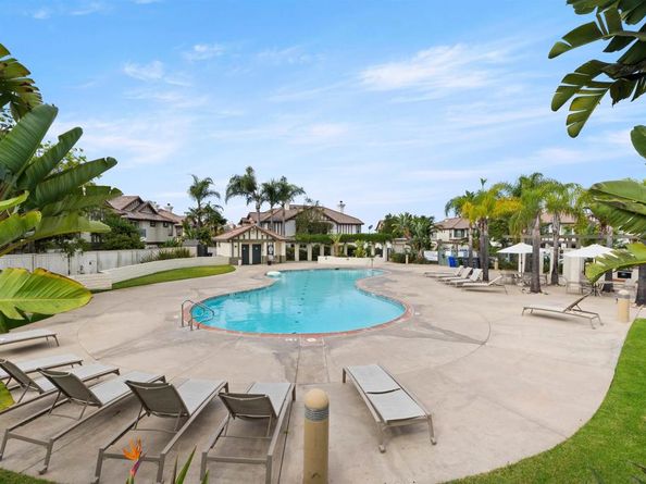 394 Carmel Creeper Pl, Encinitas CA 92024