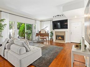 8619 Via Mallorca C, La Jolla CA 92037