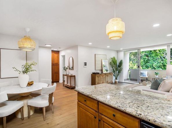 2510 Torrey Pines 415, La Jolla CA 92037