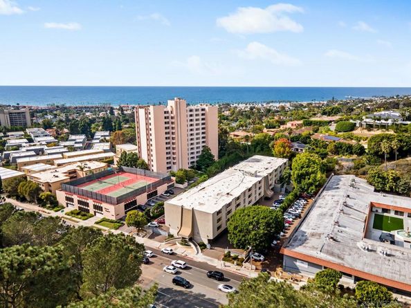 2510 Torrey Pines 415, La Jolla CA 92037