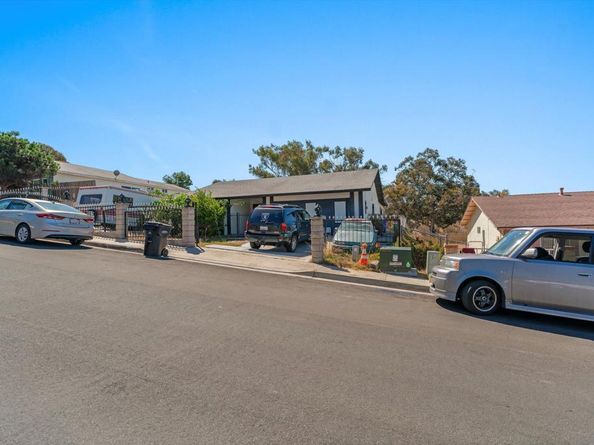 366 Lausanne Dr, San Diego CA 92114