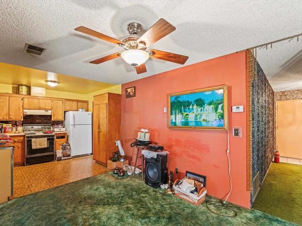 366 Lausanne Dr, San Diego CA 92114