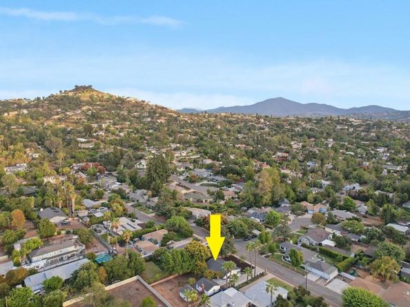 9130 Shirley Dr, La Mesa CA 91941