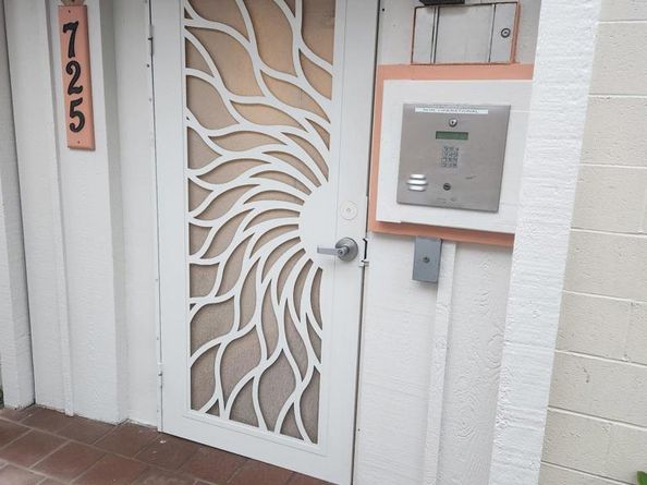 725 Redondo Ct 22, San Diego CA 92109