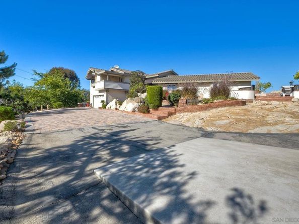 2848 Sunset Hills, Escondido CA 92025