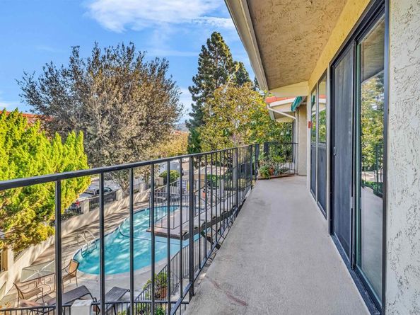 2507 Navarra Dr 202, Carlsbad CA 92009