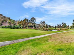 2507 Navarra Dr 202, Carlsbad CA 92009