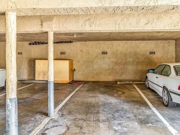 2507 Navarra Dr 202, Carlsbad CA 92009