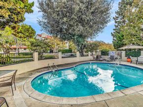 2507 Navarra Dr 202, Carlsbad CA 92009