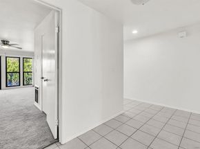 2507 Navarra Dr 202, Carlsbad CA 92009