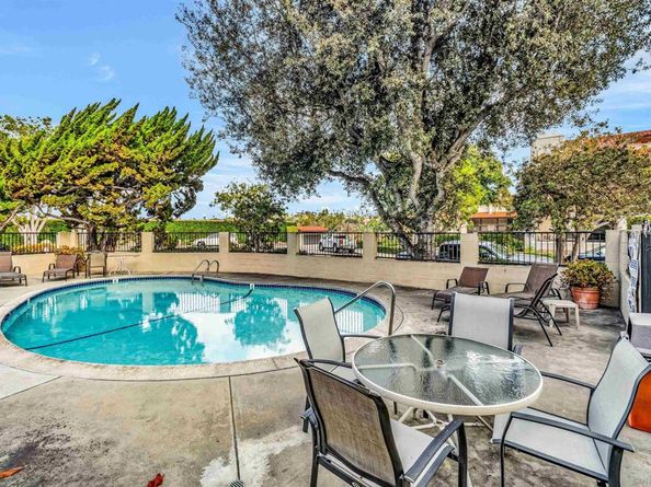 2507 Navarra Dr 202, Carlsbad CA 92009