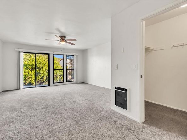 2507 Navarra Dr 202, Carlsbad CA 92009