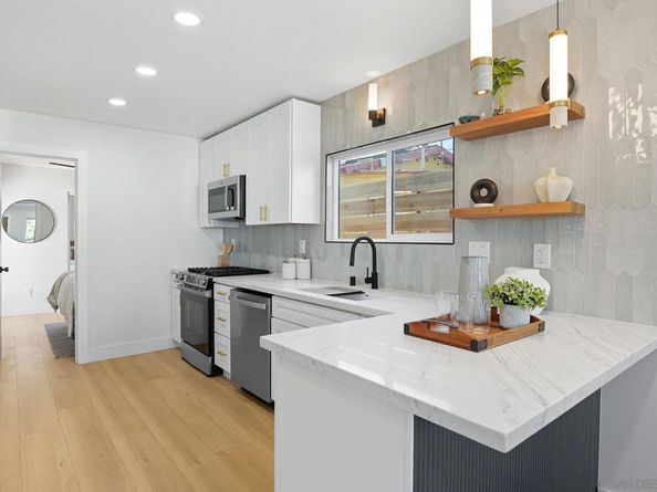 3621 Collier Ave., San Diego CA 92116